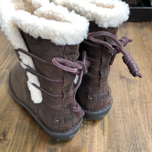 UGG Akadia boot BRAND NEW - Picture 5 of 8